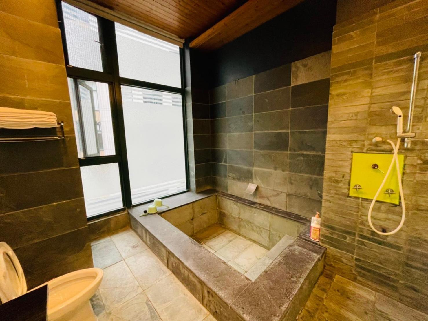 Chiuan Jia Hot Spring Homestay Jiaoxi Bagian luar foto